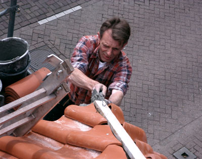 Bernhard mauert den Firsten